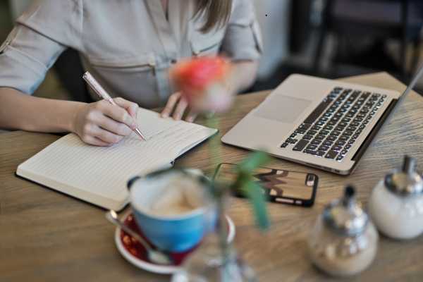 Técnica de respiração ideal para voltar ao foco após uma interrupção
